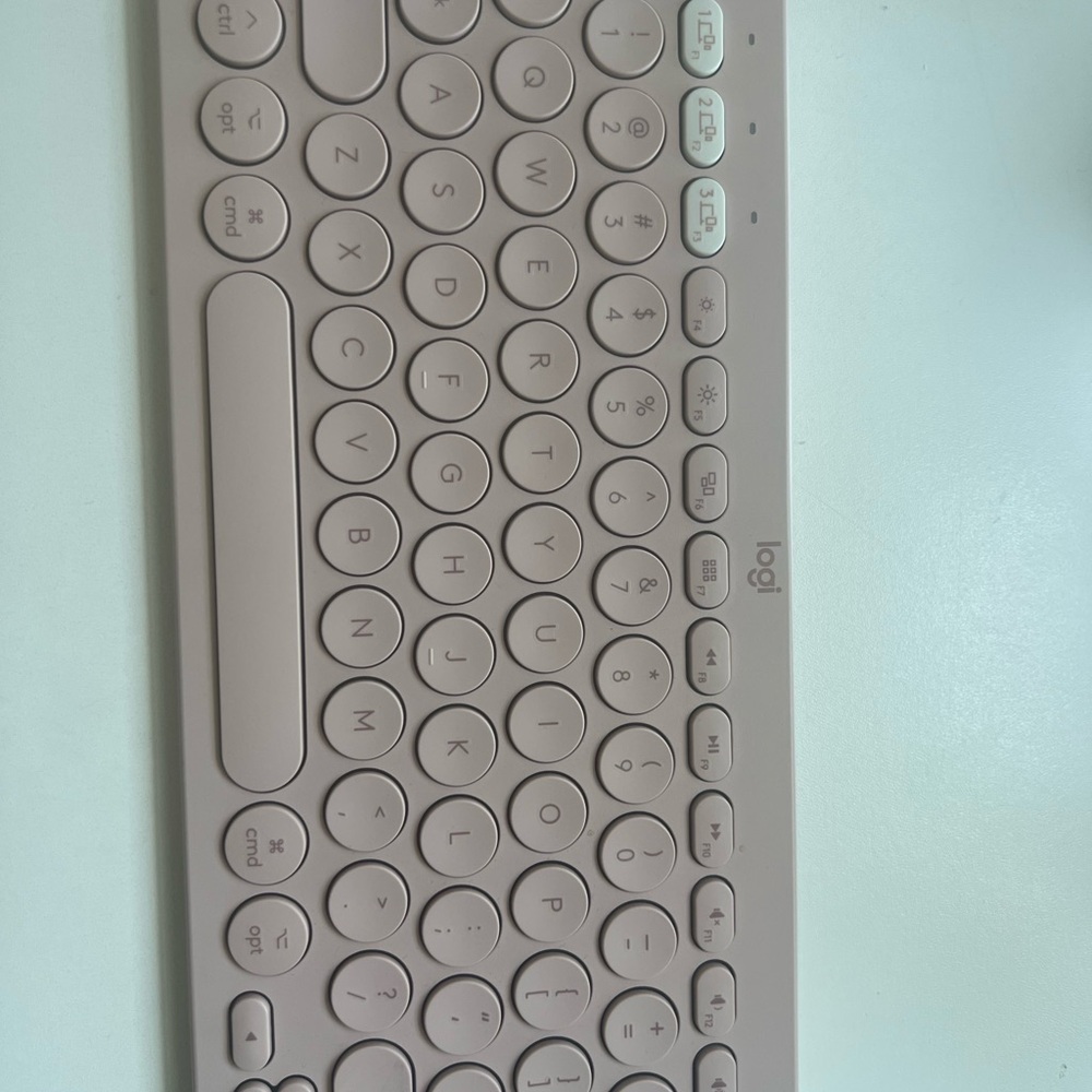 Logitech Pink Wireless Keyboard - Picture 2 of 2